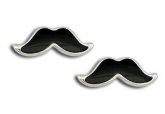 Brinco de bigode resinado na cor preta folheado a prata